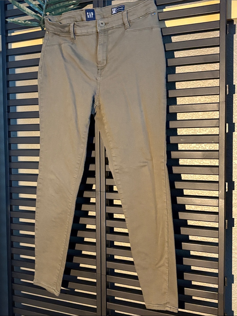 GAP Women's Skinny Jeans in Olive Green